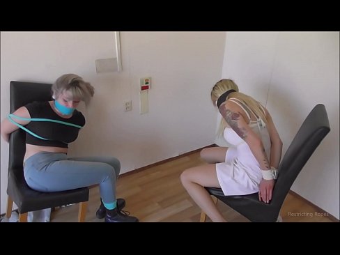 ❤️ Tràilleach / ceangailte agus gagged / nighean ann an àmhghar ❤  Bhidio gnè  aig gd.porno-flix.ru ❌️❤